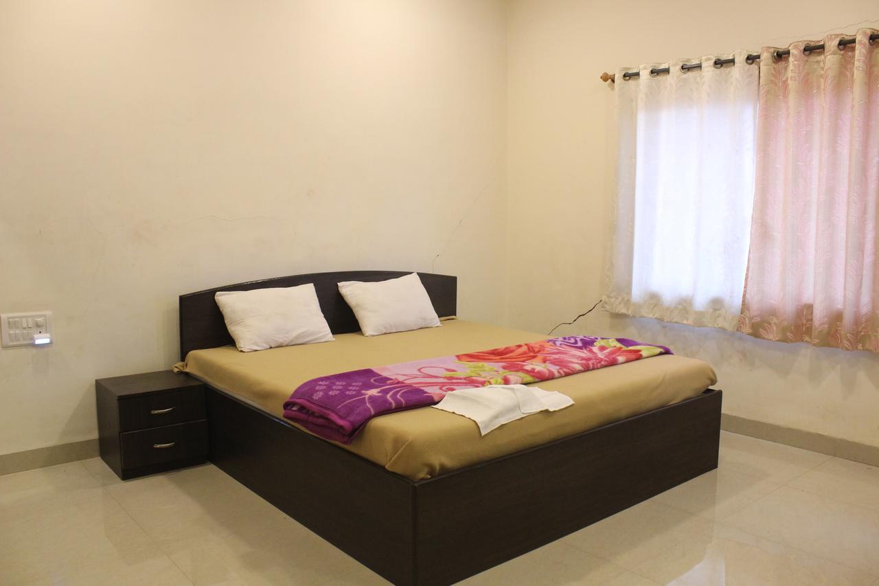 Malhar Bungalow พันช์กานี ภายนอก รูปภาพ